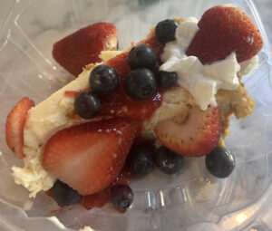 cheesecake cheesecake w/berries & whipped cream